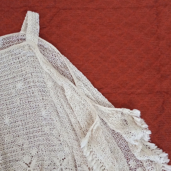 Venus Cold Shoulder Flowy Boho Top, Large - Picture 3 of 4